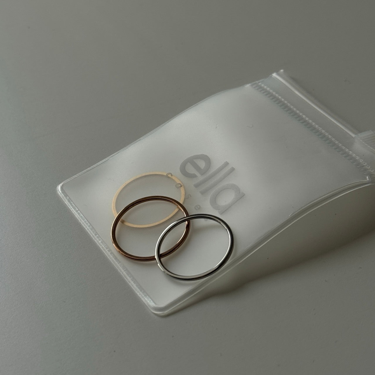 14K Gold 1mm Stapelring