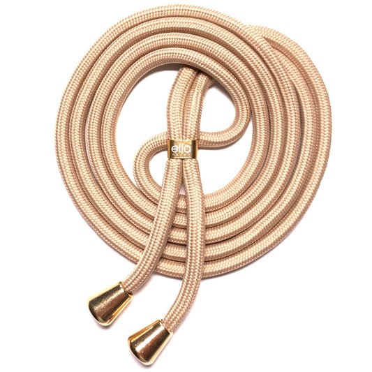 Handyhülle mit Band selber zusammen stellen, oder erweitern.
Modulares Stoffband einzeln ohne Hülle beige mit goldenen Metallteilen. Endkappen abnehmbar, so kannst du deine Handykette immer deinem Style anpassen - ella cases